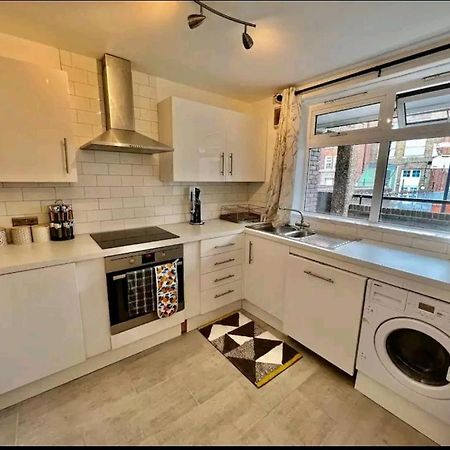 Lovely 2Br Suite In Bow, E3 ロンドン エクステリア 写真