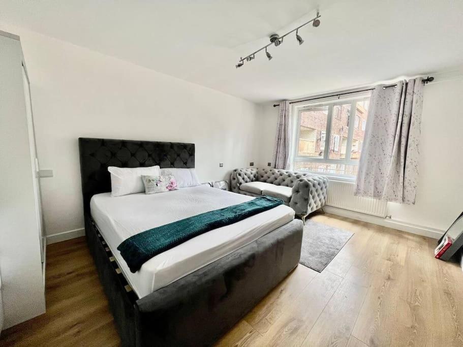 Lovely 2Br Suite In Bow, E3 ロンドン エクステリア 写真